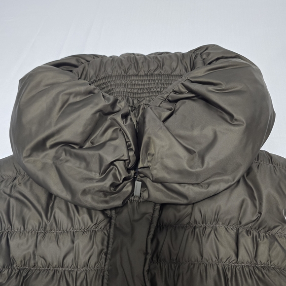 BCBG Maxazria Size M Olive Quilted Duck Down Light Weight Jacket Coat Vest Women - Picture 3 of 14